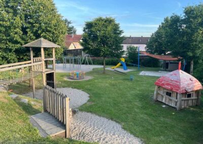 Bild Spielplatz_Holzhammer_Schnaittenbach_Bild1